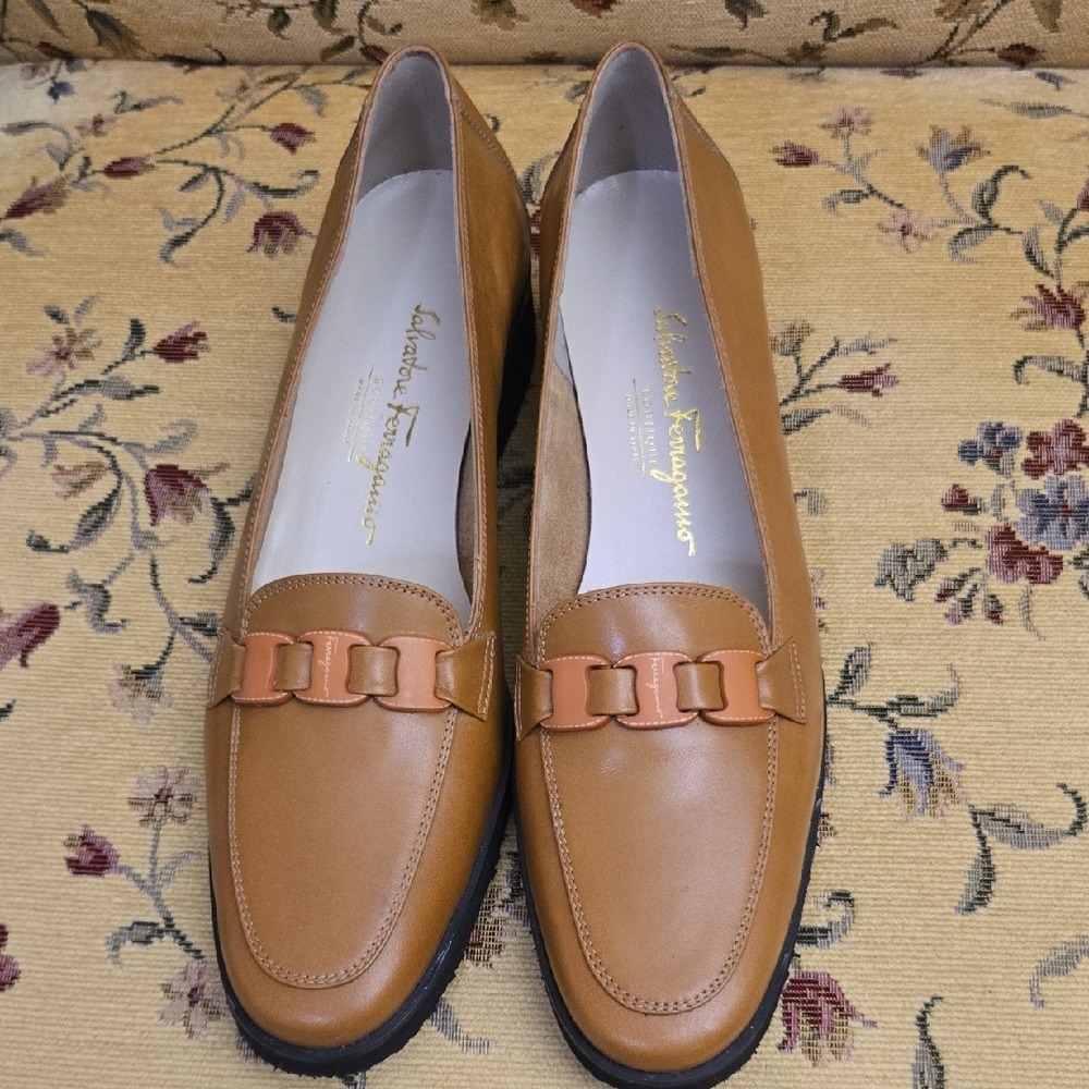 NWOT Salvatore Ferragamo Women's  Leather Loafers